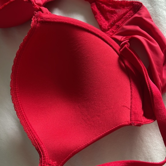 Red Lacey detail push up bra - Picture 6 of 6